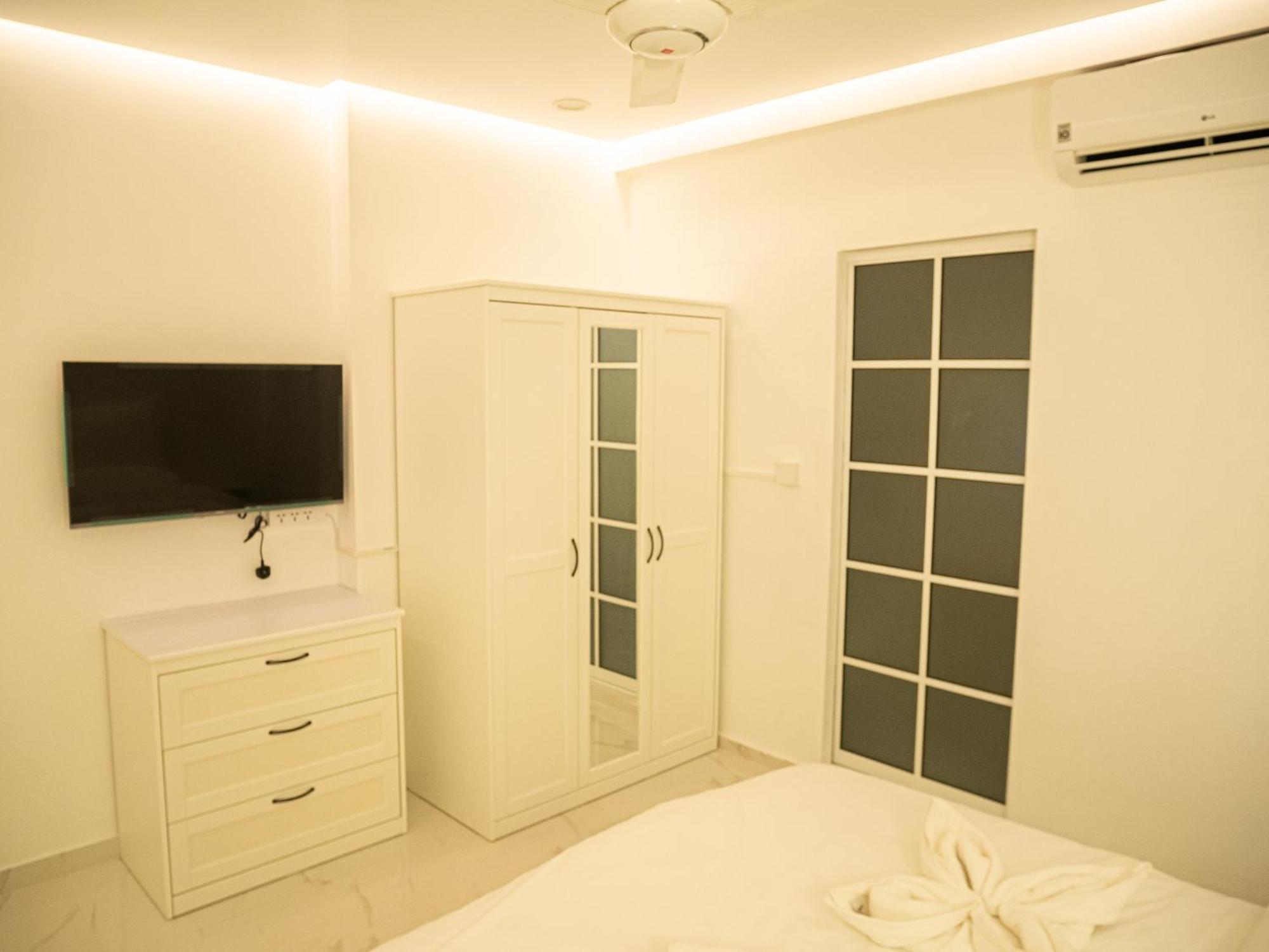 Beachfront Apartment Malé Esterno foto