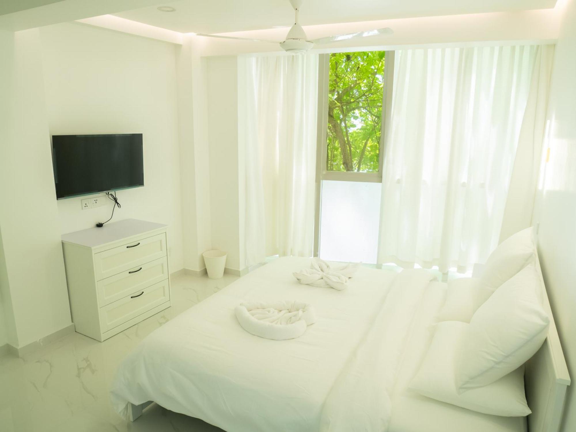 Beachfront Apartment Malé Esterno foto