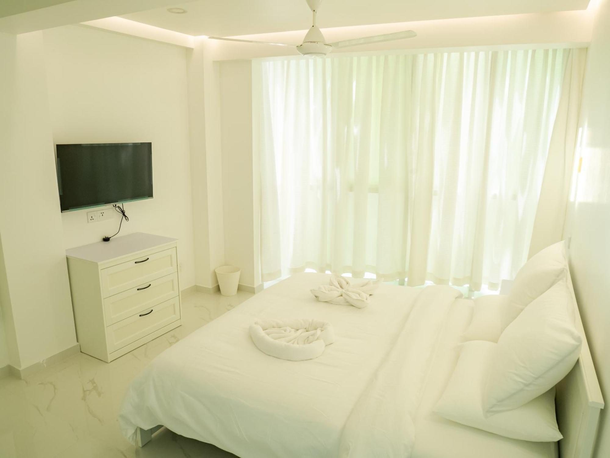 Beachfront Apartment Malé Esterno foto